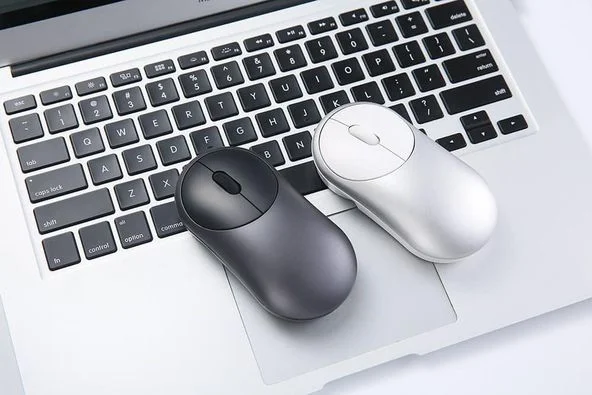 Chuột không dây DAREU LM166D (UFO - Dual Mode: Bluetooth + 2.4G)